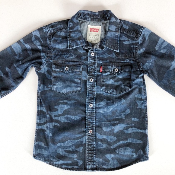 Levi’s Camouflage Button Up - Picture 2 of 7